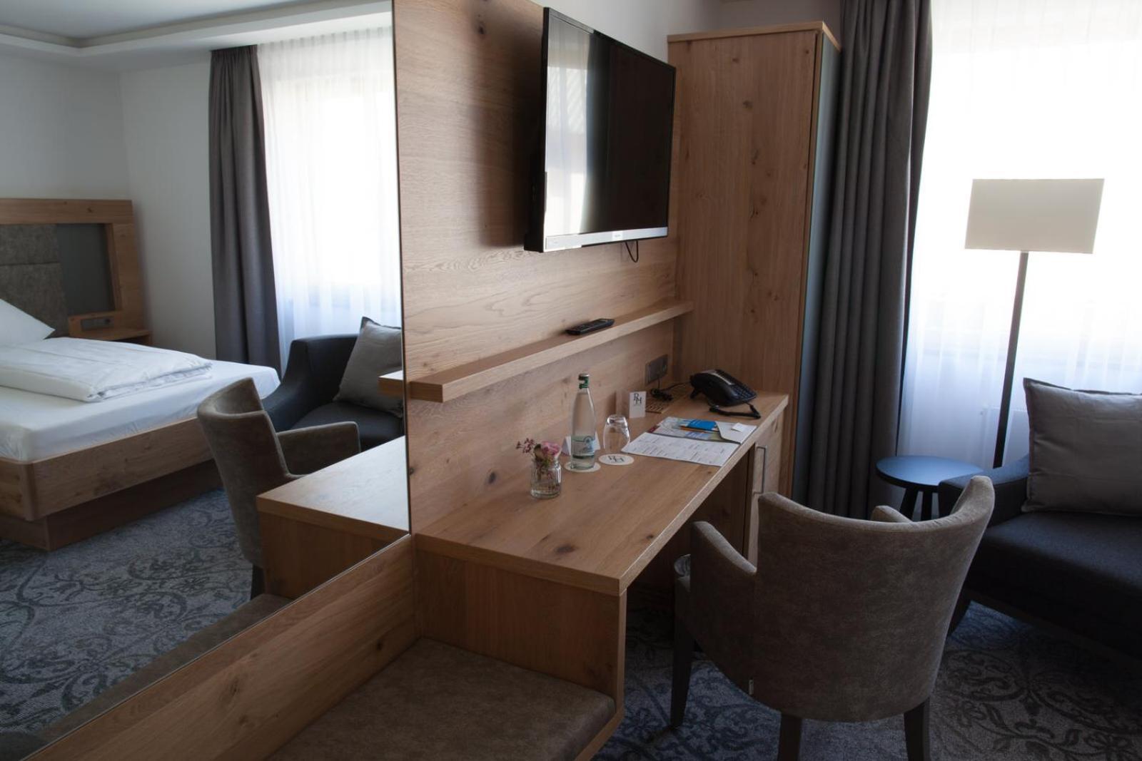 Ruehrberger Hof Hotel & Restaurant Grenzach-Wyhlen Bei Basel Luaran gambar