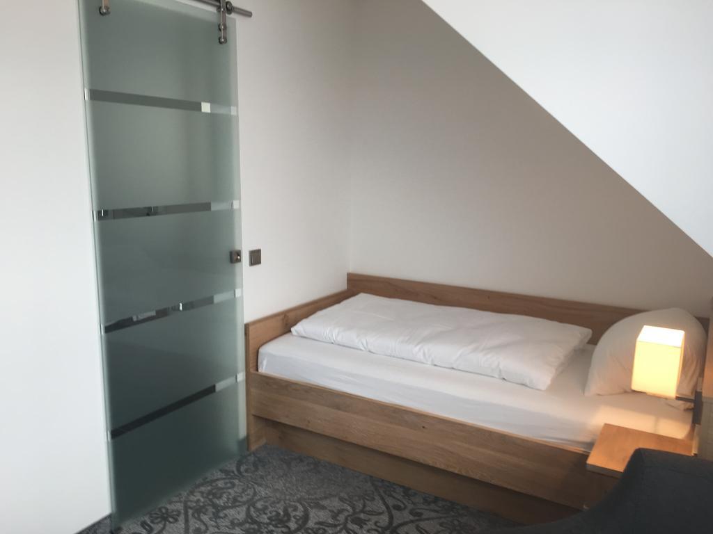 Ruehrberger Hof Hotel & Restaurant Grenzach-Wyhlen Bei Basel Luaran gambar
