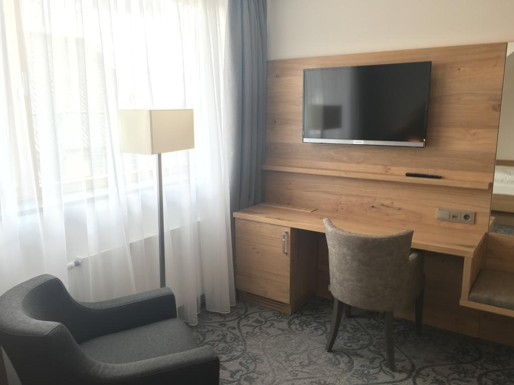 Ruehrberger Hof Hotel & Restaurant Grenzach-Wyhlen Bei Basel Luaran gambar