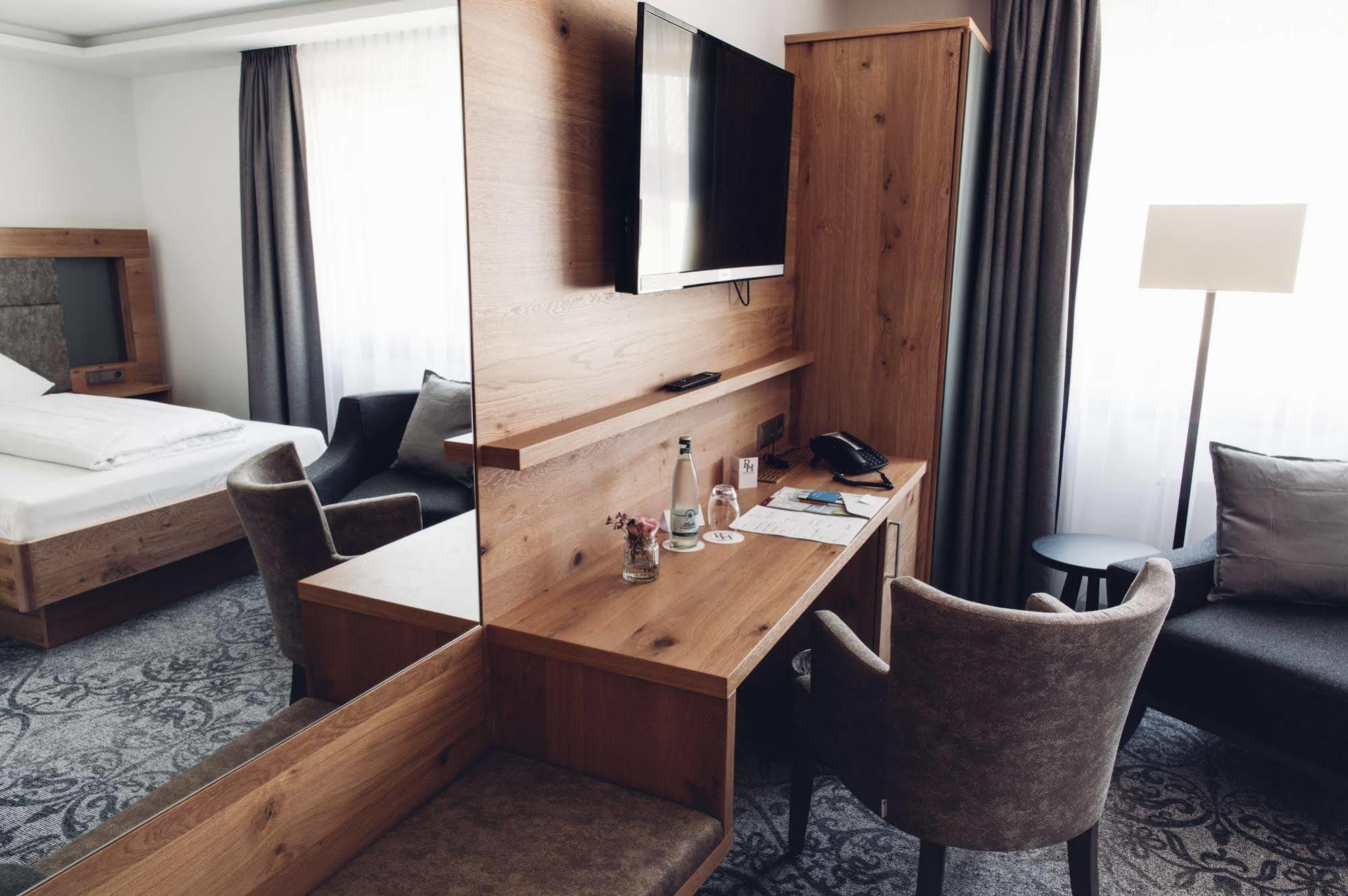 Ruehrberger Hof Hotel & Restaurant Grenzach-Wyhlen Bei Basel Luaran gambar